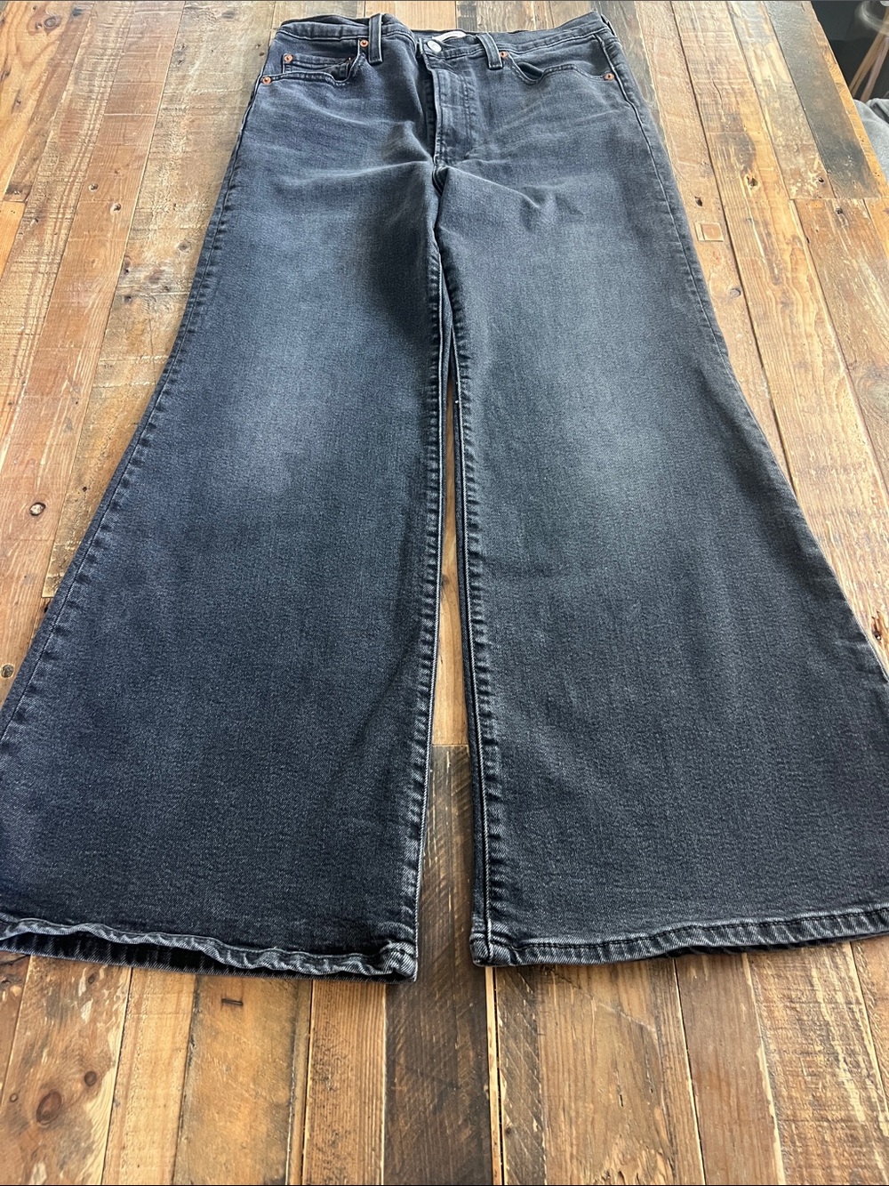 Levi's Women's Wide Leg Jeans in Washed Black Denim